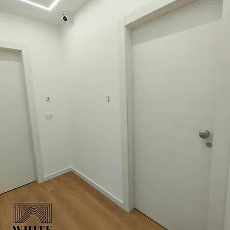 White Caves 아파트 *
